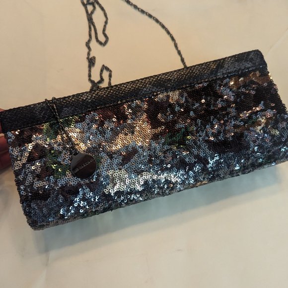 Big Buddha Sequin Camo Metallic Clutch with Optional Long Chain - Picture 6 of 6